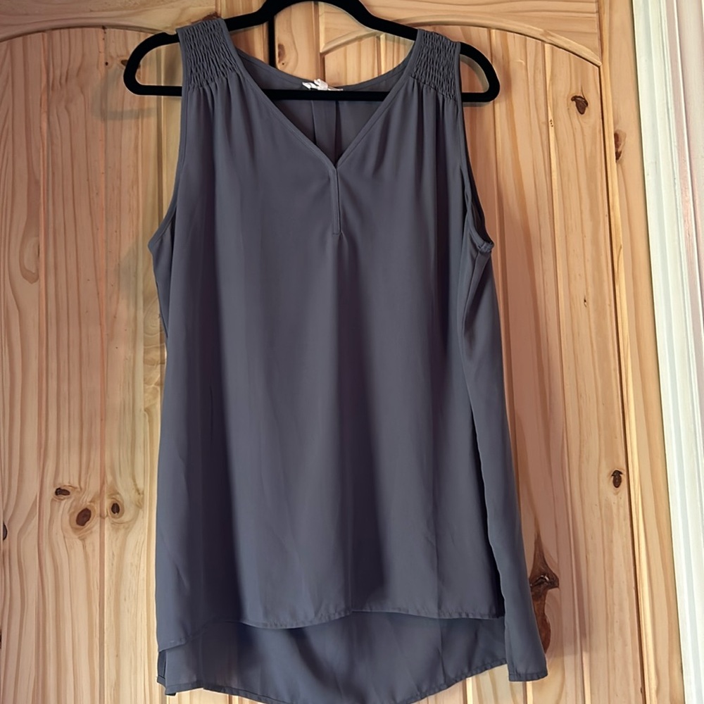Maurice’s Solid Smocked Shoulder Tank Size L